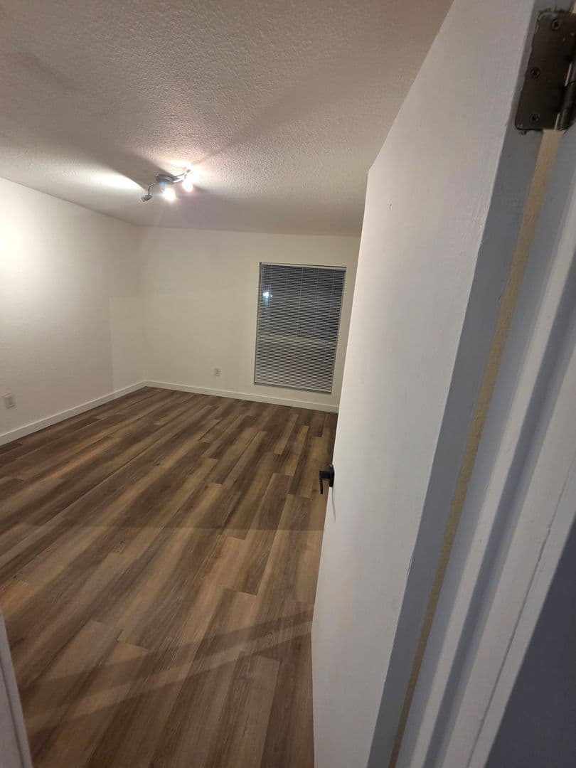 Dallas Apartment: 4414 Worth Street