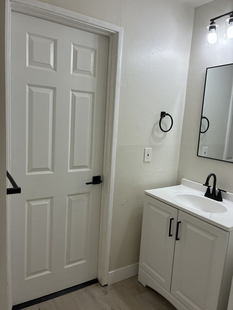 West Sacramento Apartment: 501 Michigan Blvd.