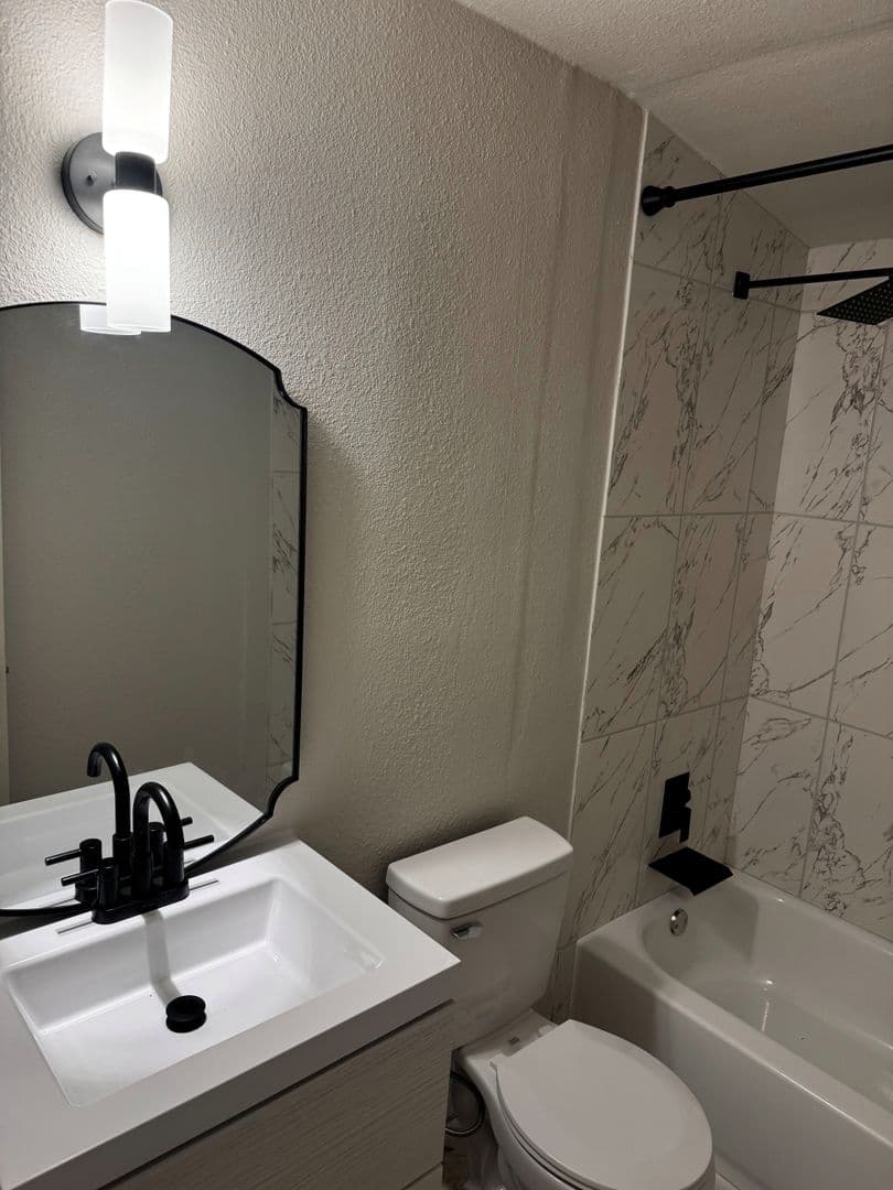 Dallas Apartment: 4414 Worth Street