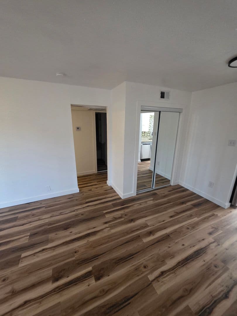Dallas Apartment: 4414 Worth Street