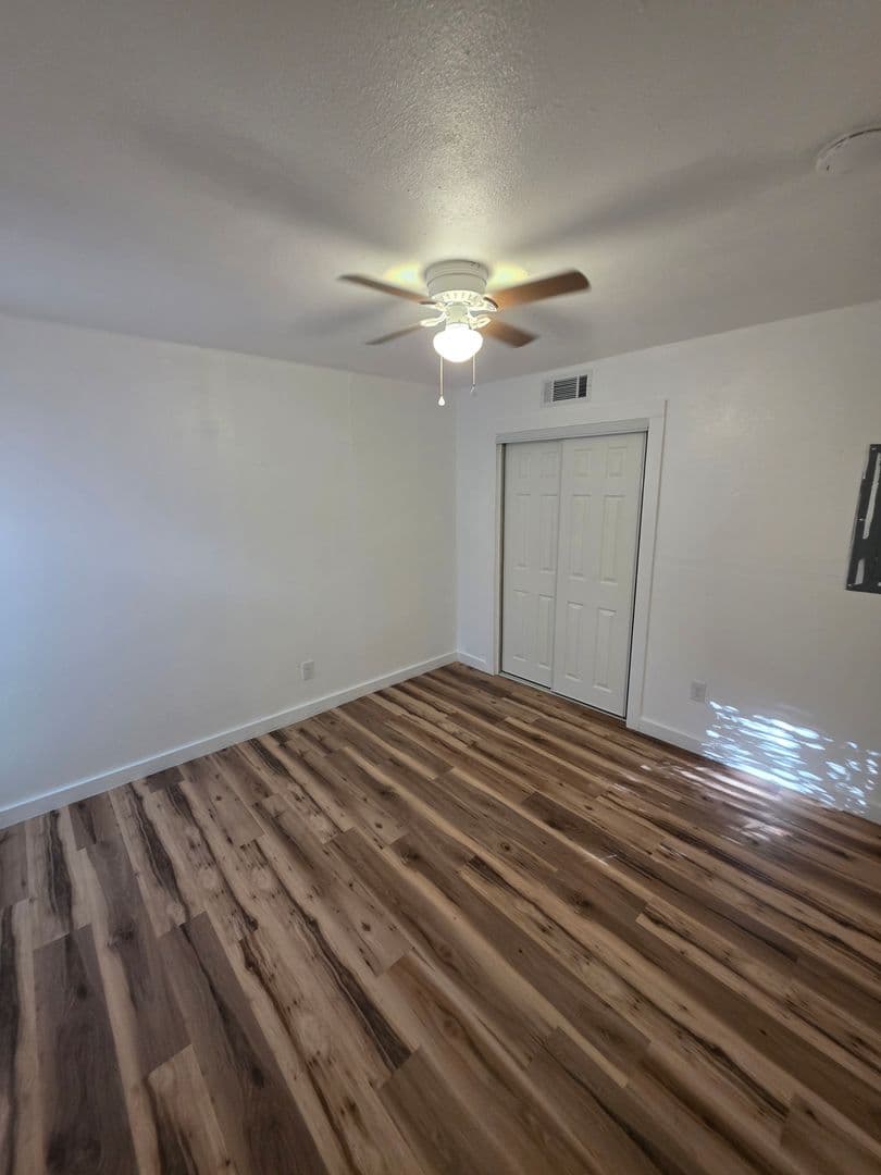 Dallas Apartment: 4414 Worth Street