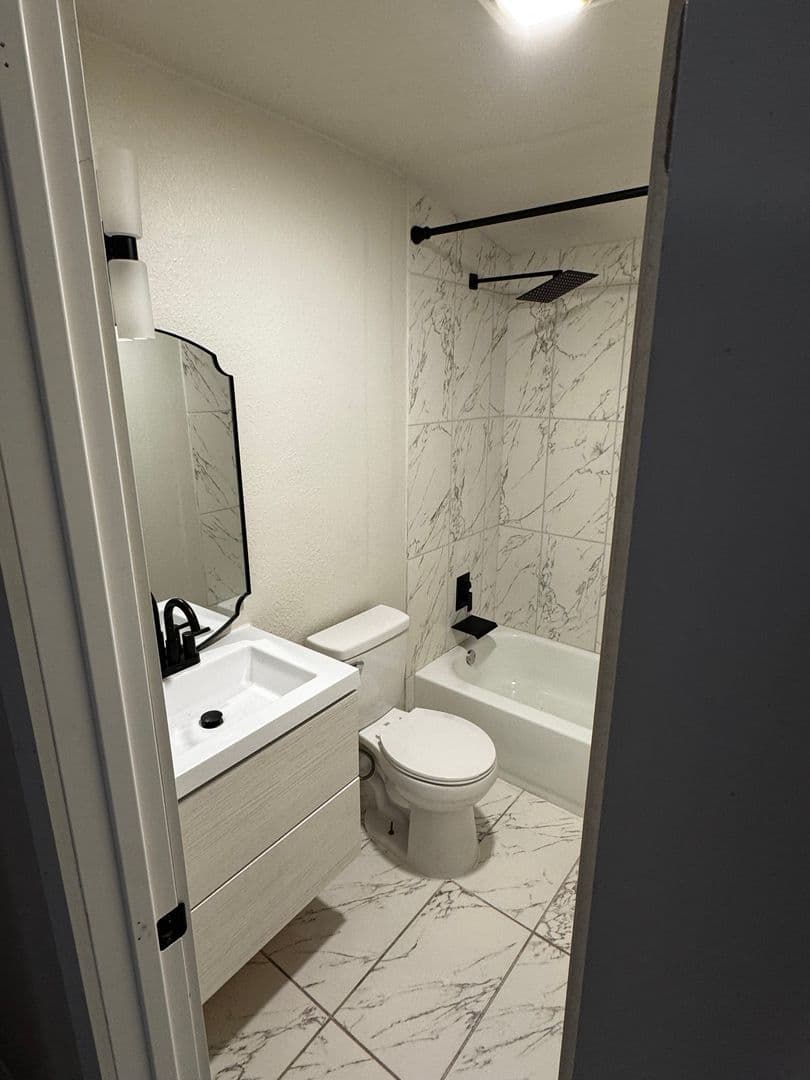 Dallas Apartment: 4414 Worth Street