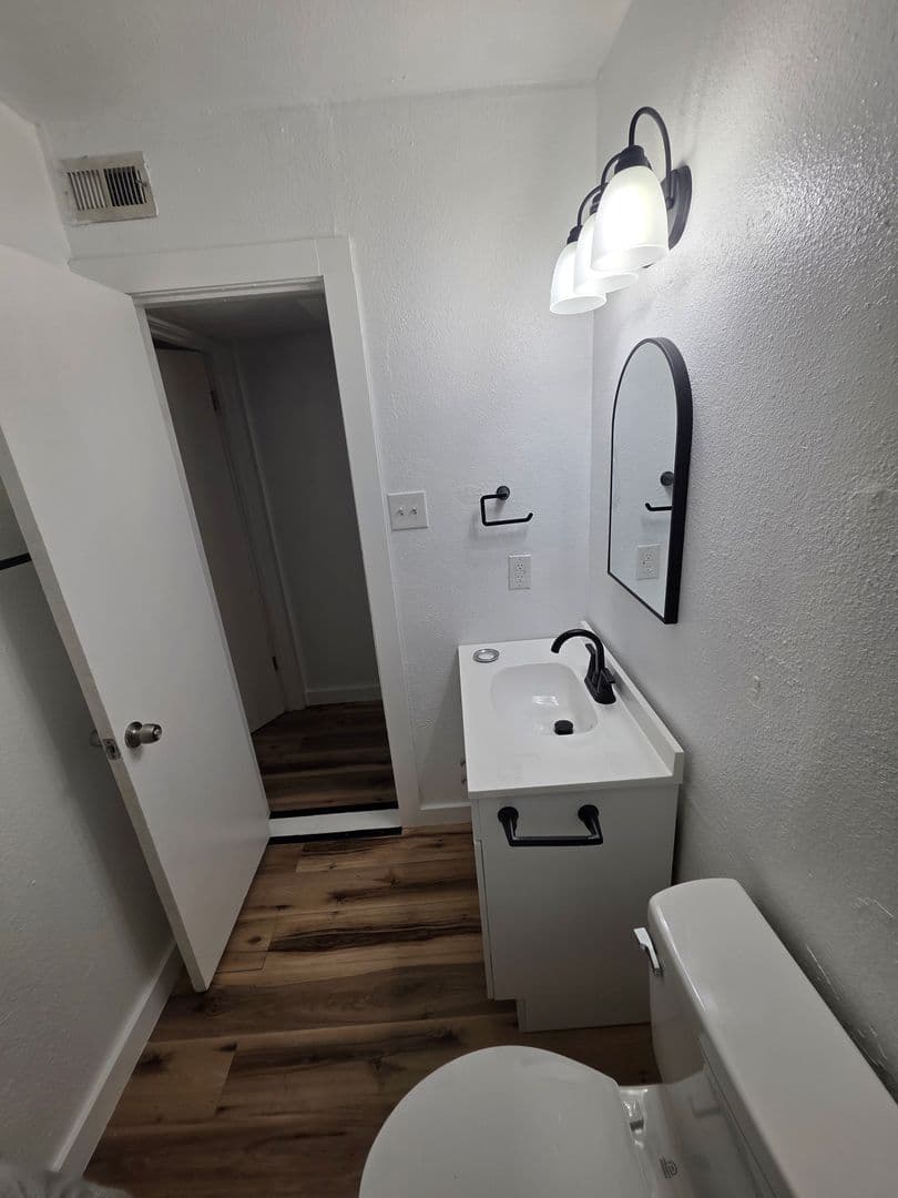 Dallas Apartment: 4414 Worth Street