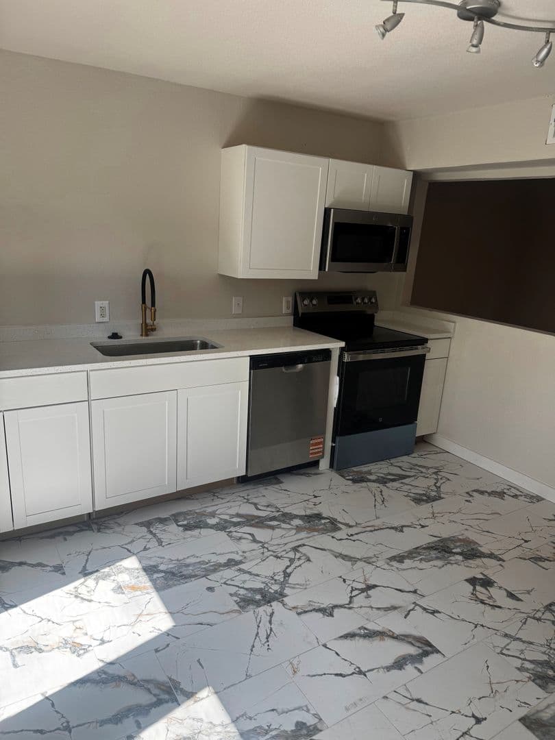 Dallas Apartment: 4414 Worth Street