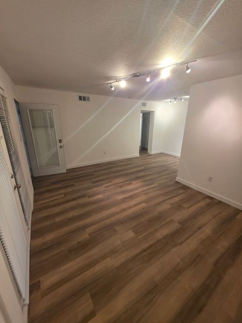 Dallas Apartment: 4414 Worth Street