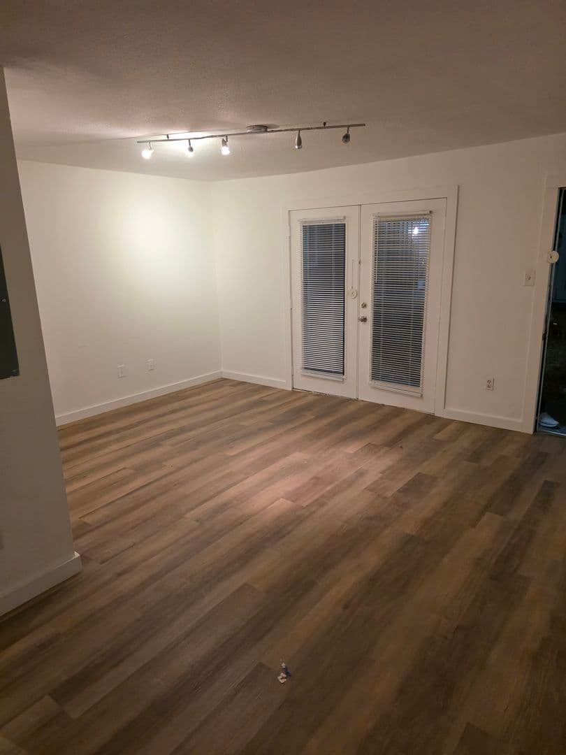 Dallas Apartment: 4414 Worth Street