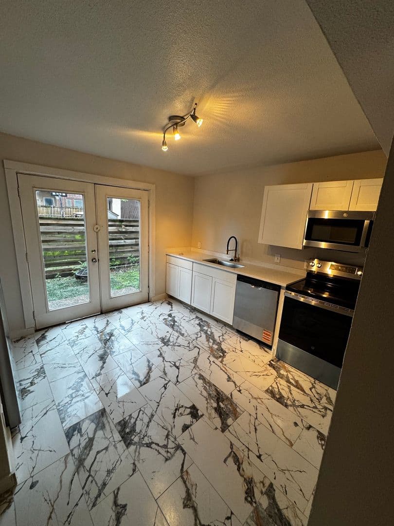 Dallas Apartment: 4414 Worth Street