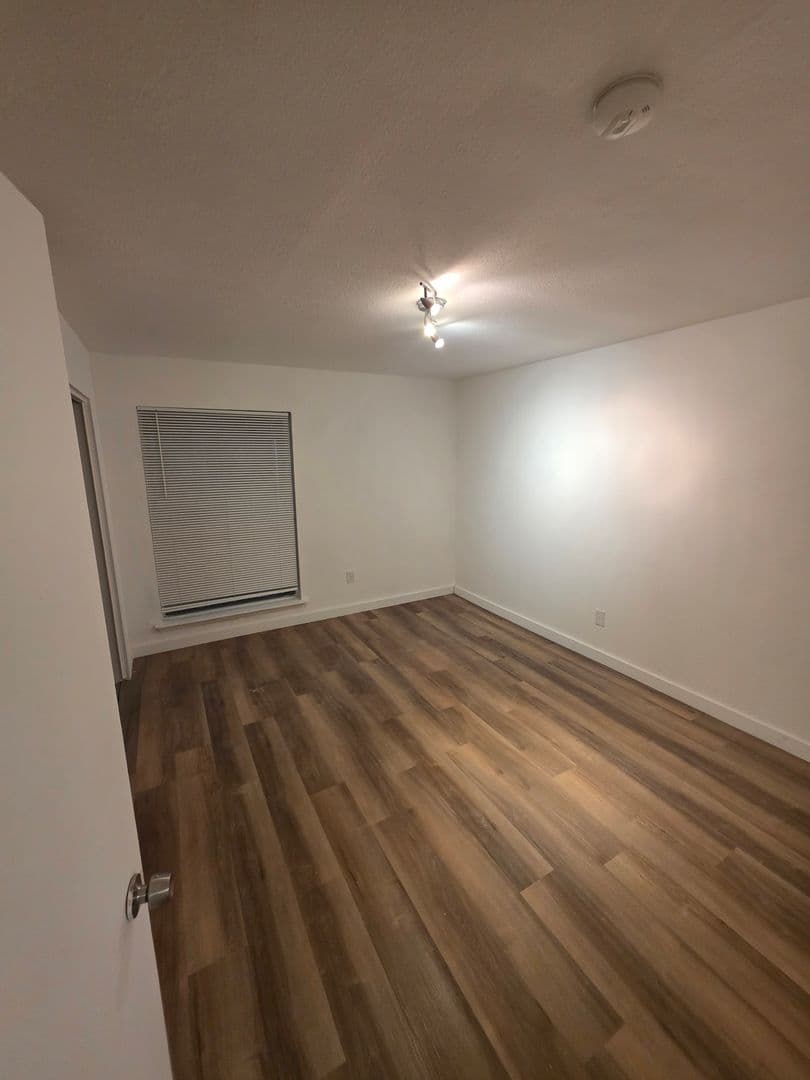 Dallas Apartment: 4414 Worth Street