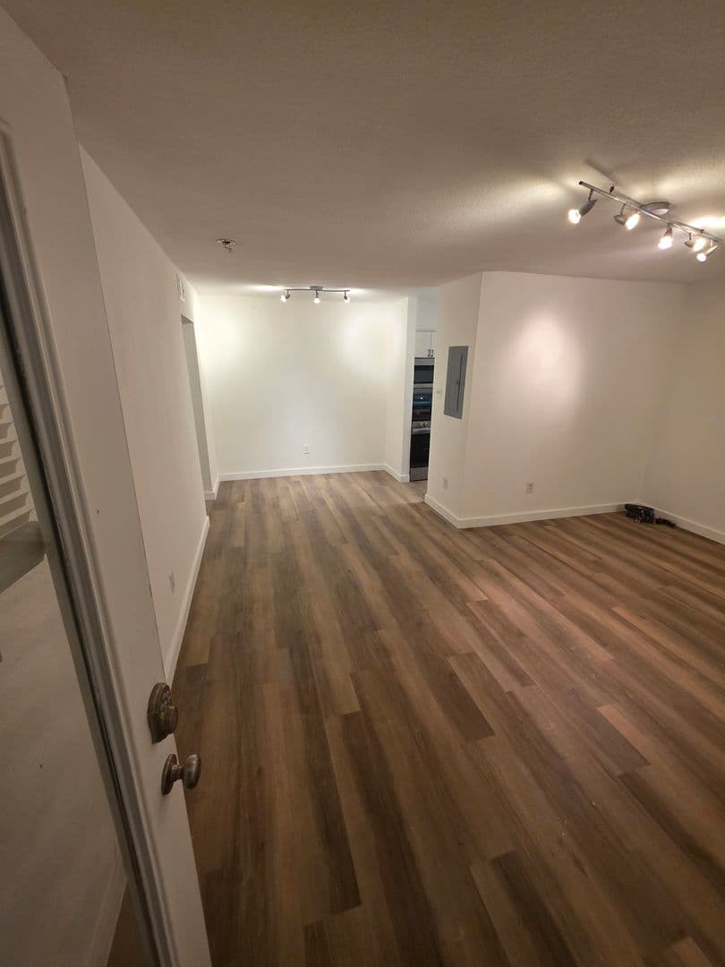 Dallas Apartment: 4414 Worth Street