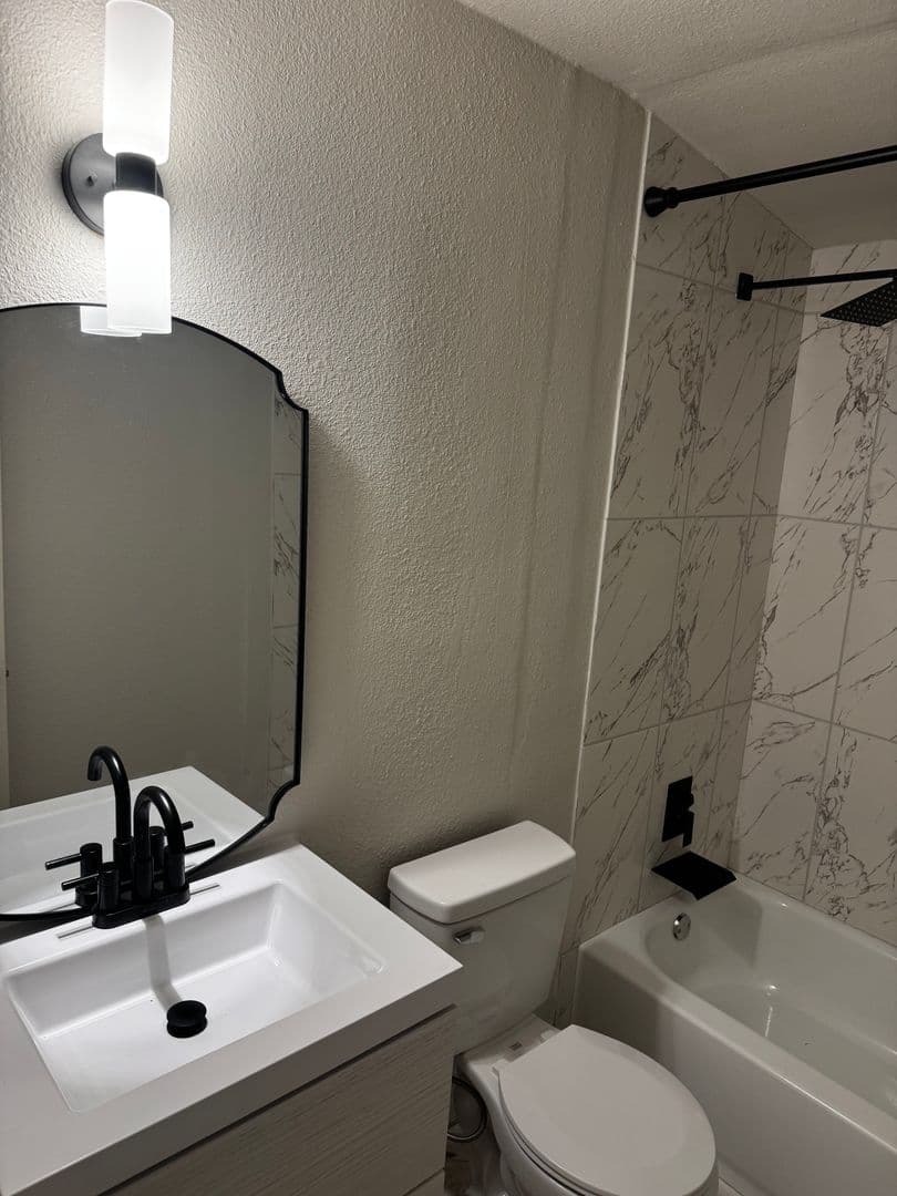 Dallas Apartment: 4414 Worth Street