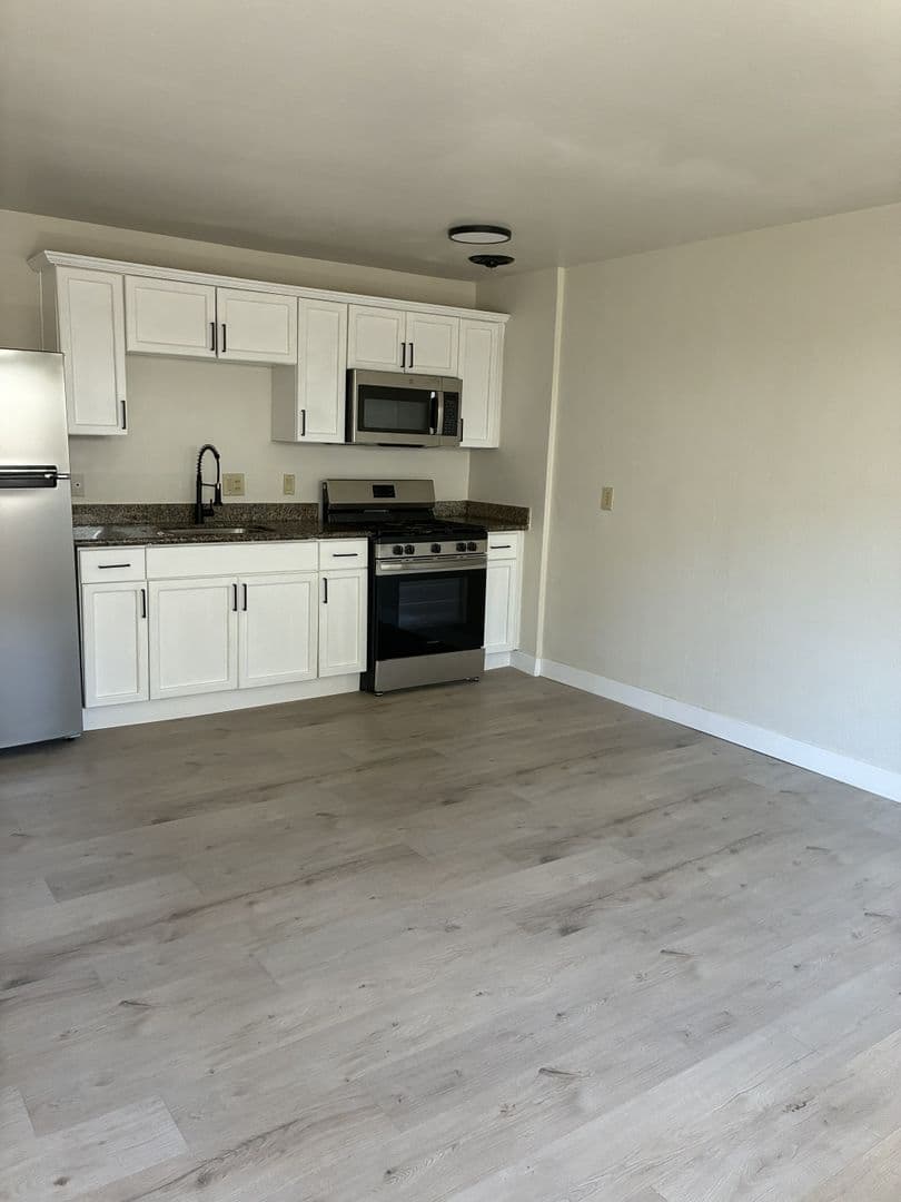 West Sacramento Apartment: 501 Michigan Blvd.