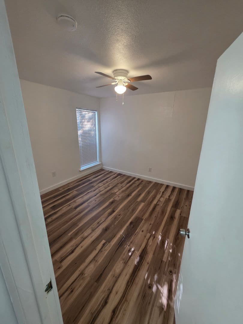 Dallas Apartment: 4414 Worth Street