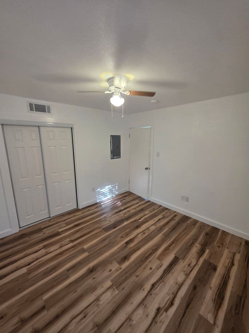 Dallas Apartment: 4414 Worth Street
