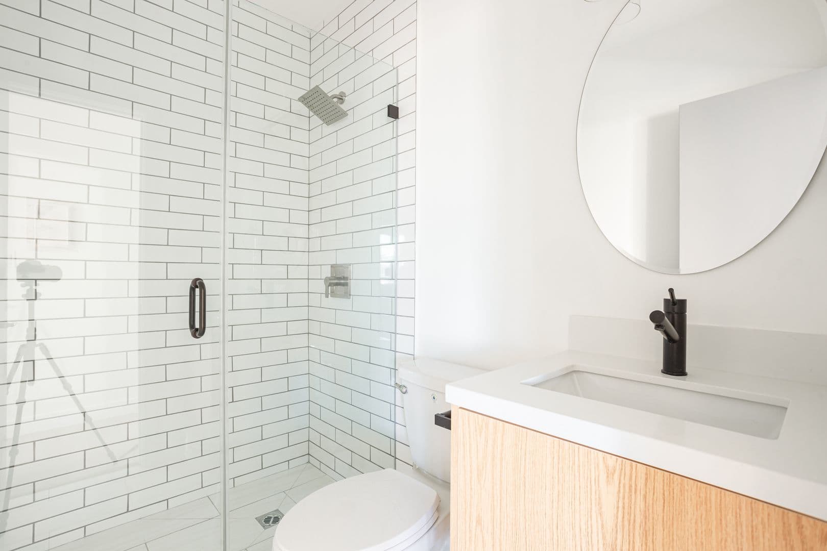 Los Angeles Apartment: 1811 Tamarind Ave