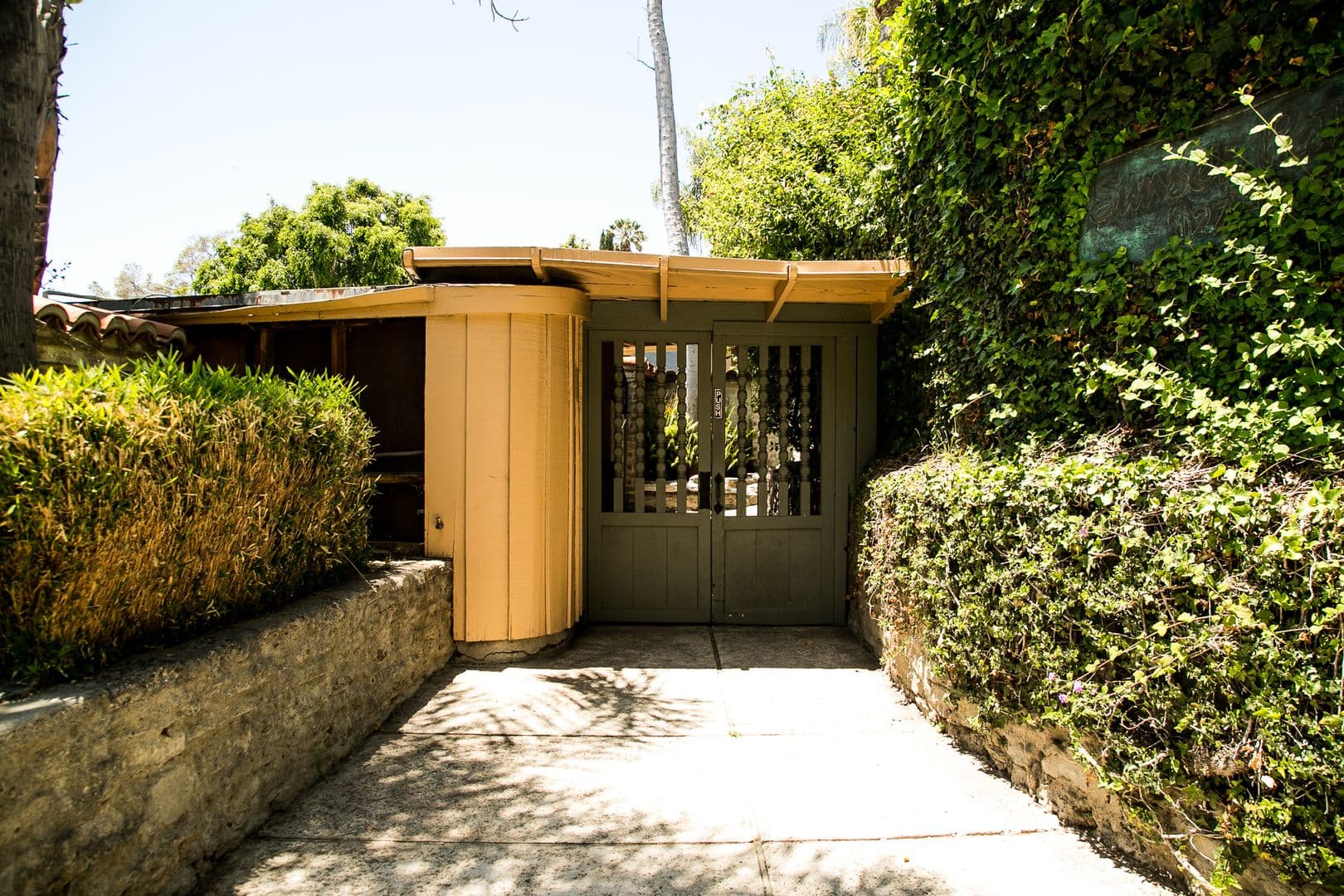 West Hollywood Apartment: 1127 Horn Ave