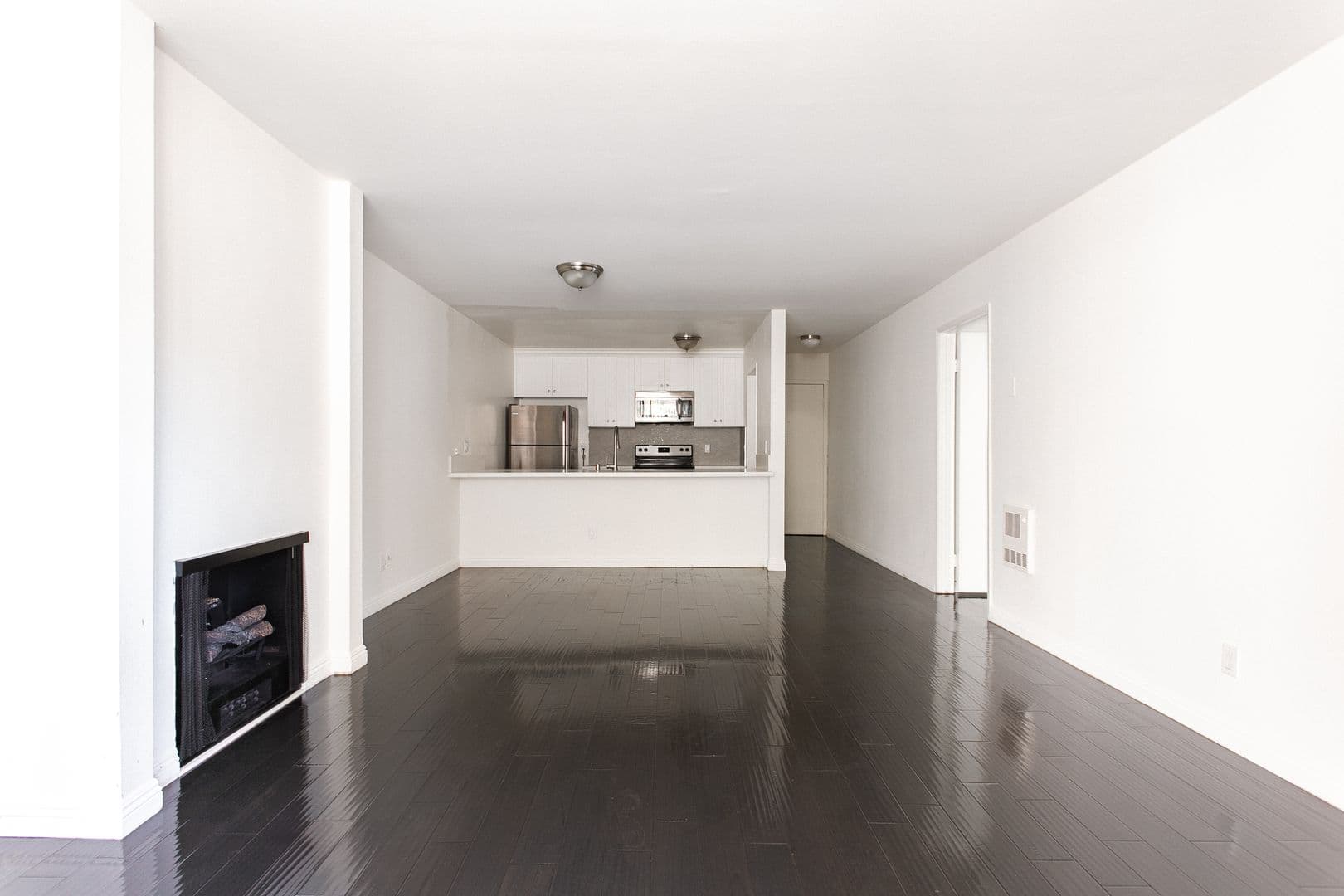 West Hollywood Apartment: 724 N West Knoll Drive