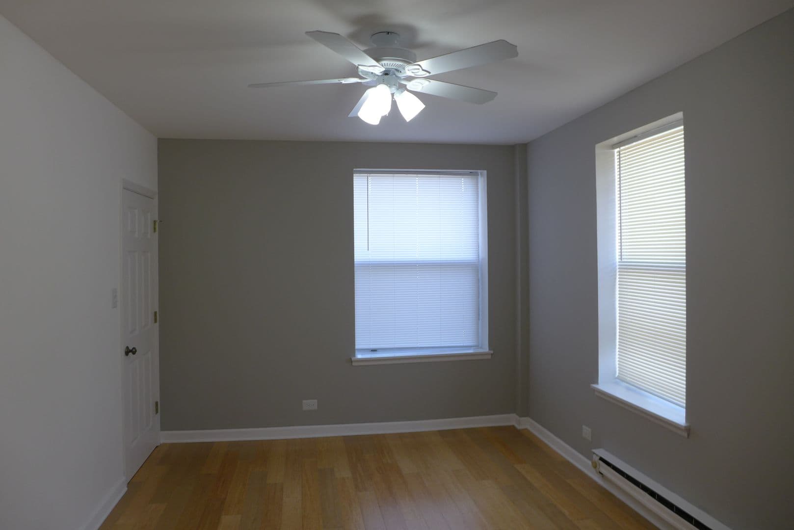 Chicago Apartment: 808 -12 W. Junior Terrace