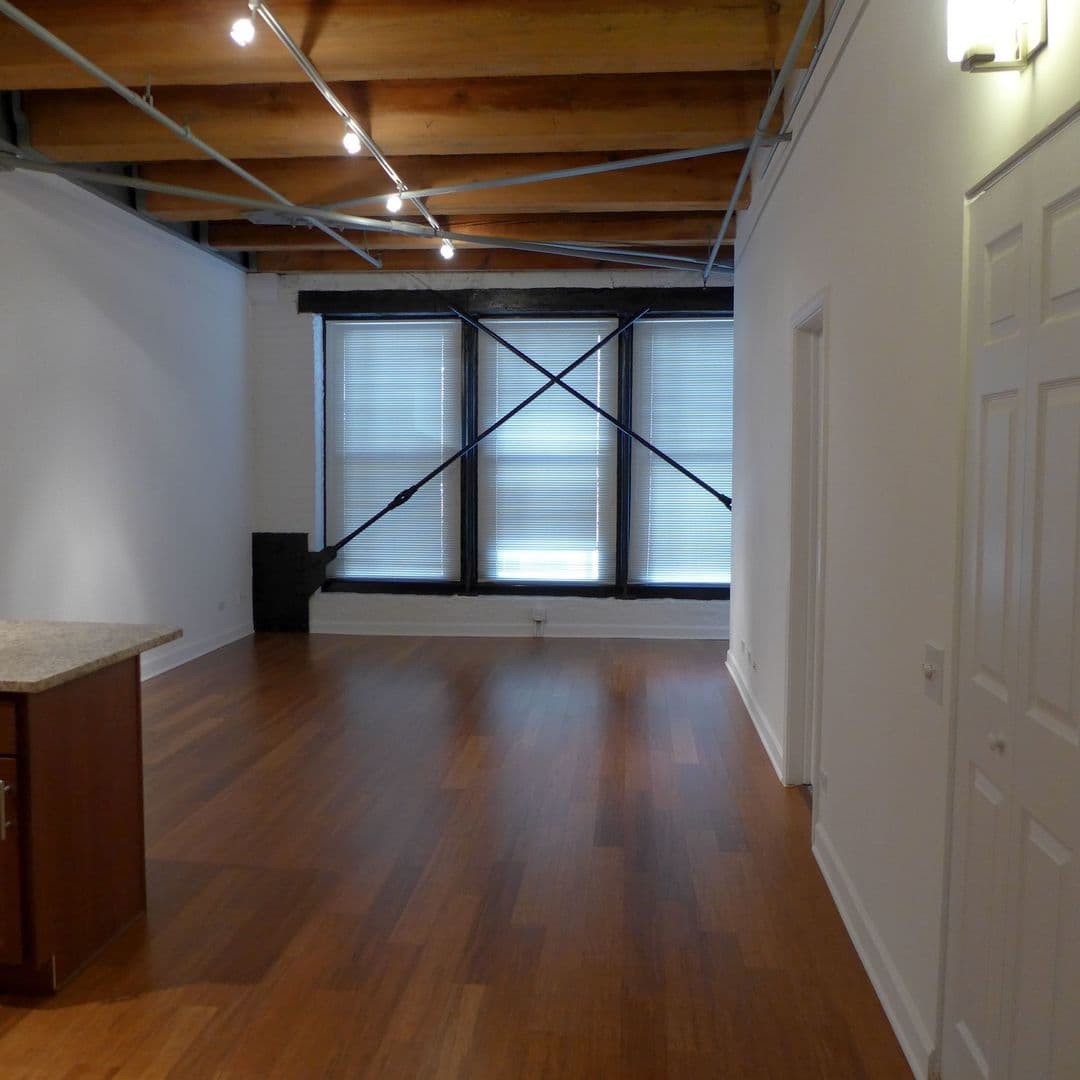 Chicago Apartment: 525 S. Dearborn