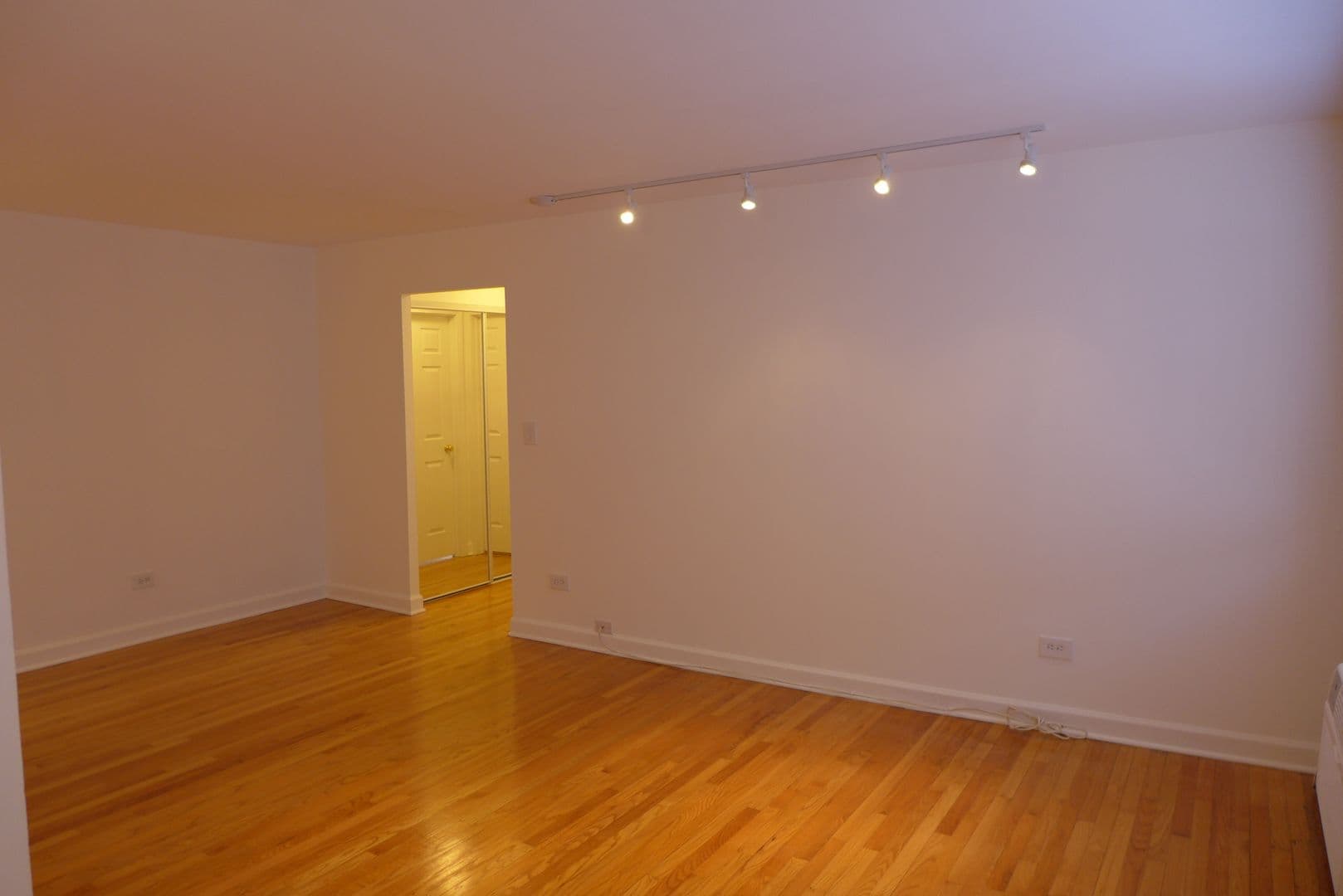 Chicago Apartment: 5300 N. Sheridan Road