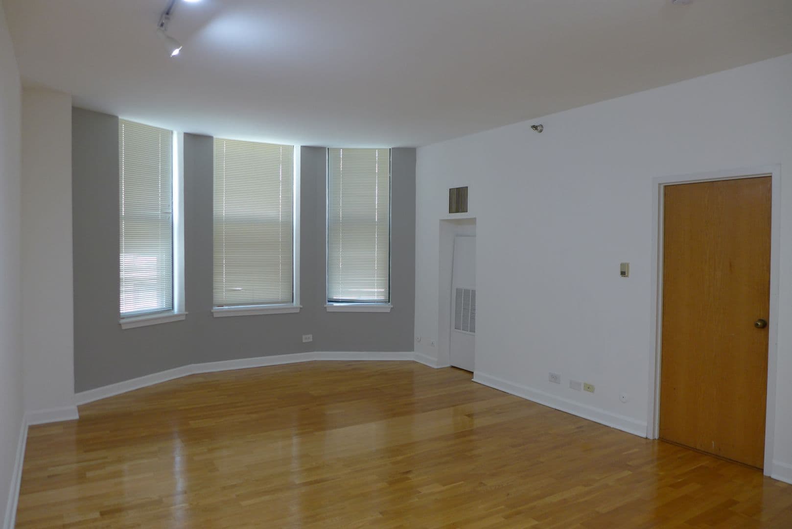 Chicago Apartment: 537 S. Dearborn