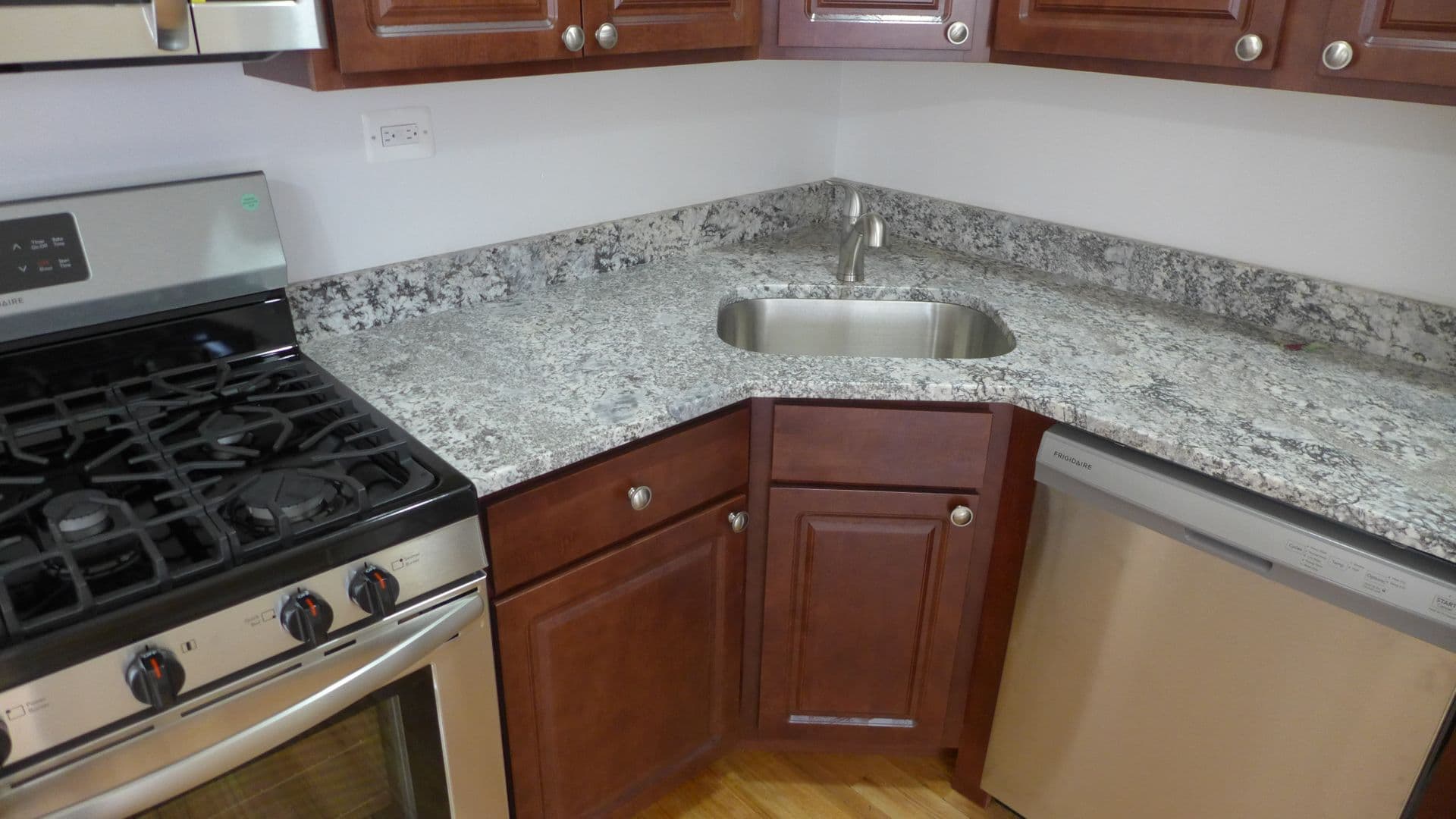 Chicago Apartment: 604 Belmont/ 3200-06  Broadway