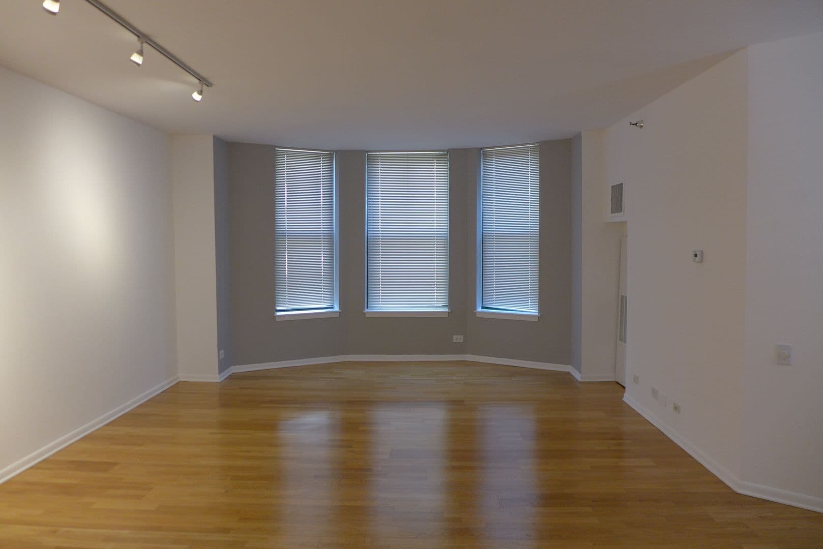 Chicago Apartment: 537 S. Dearborn
