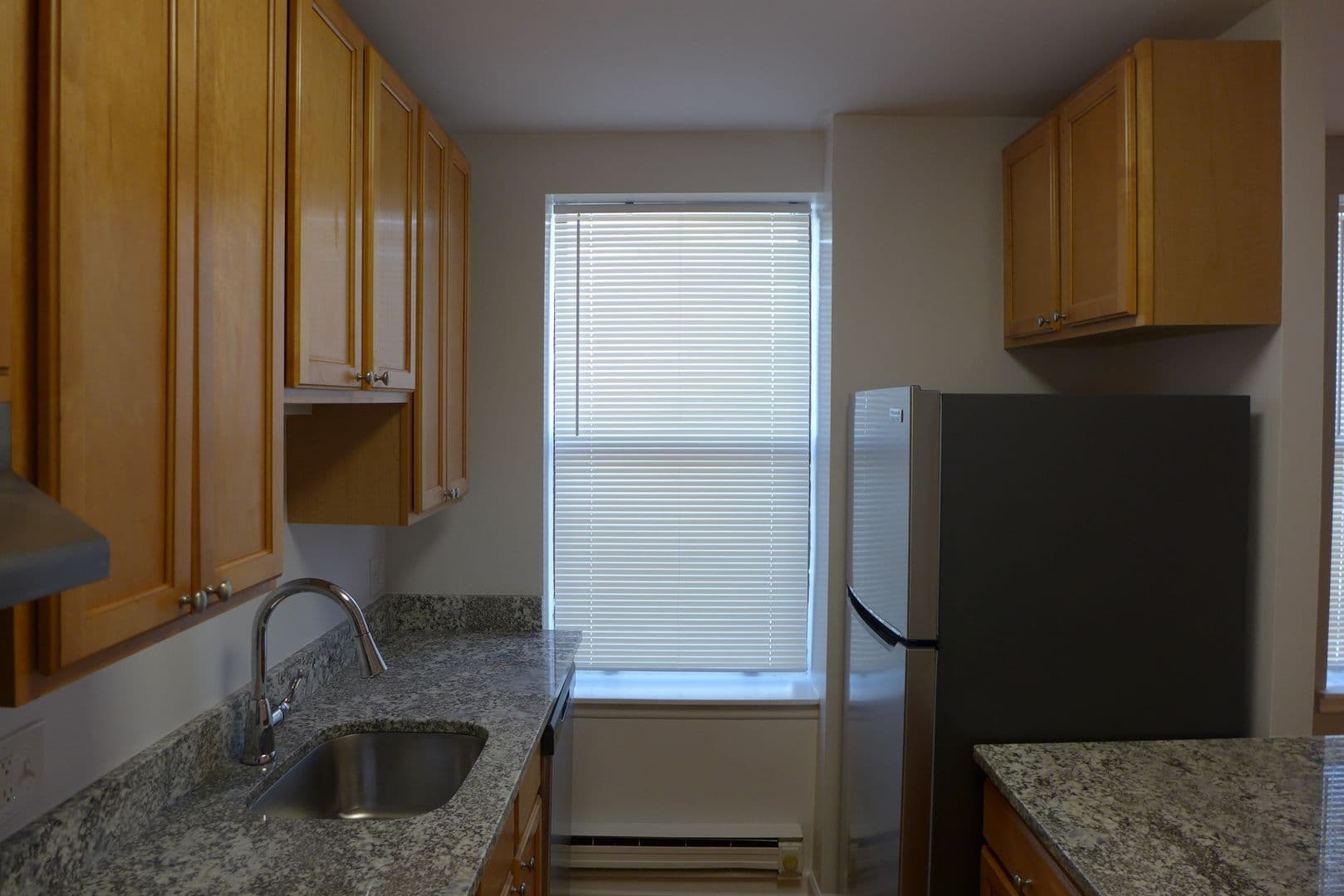 Chicago Apartment: 808 -12 W. Junior Terrace