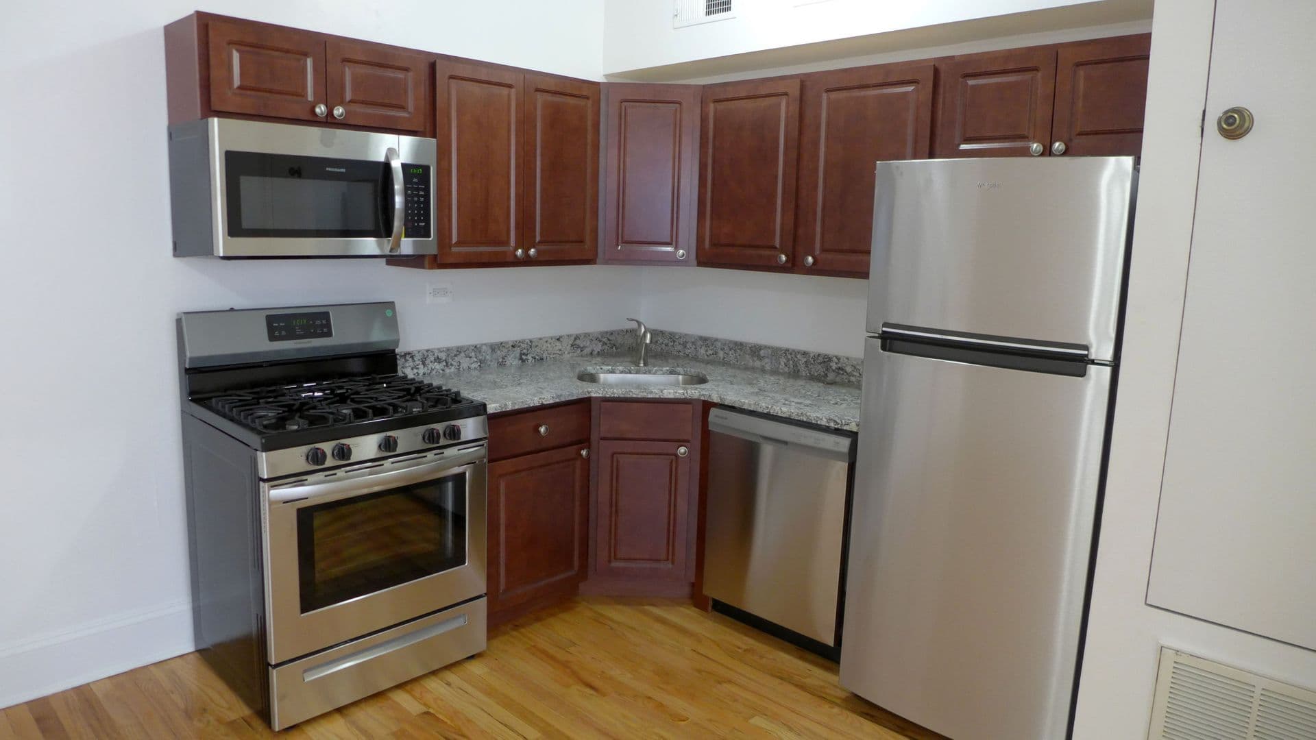 Chicago Apartment: 604 Belmont/ 3200-06  Broadway