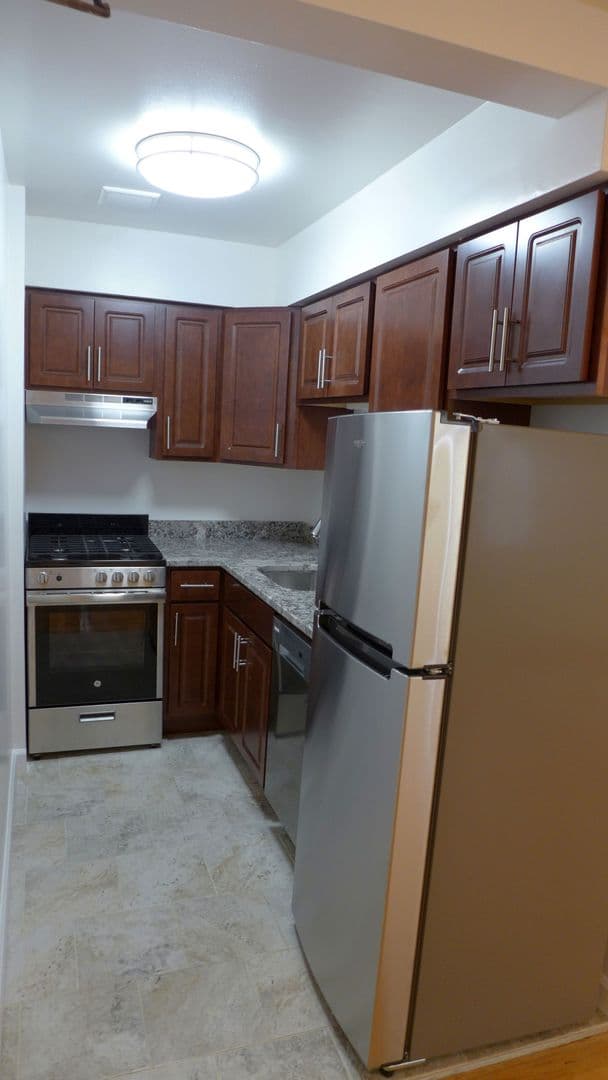 Chicago Apartment: 5250 N. Sheridan Road