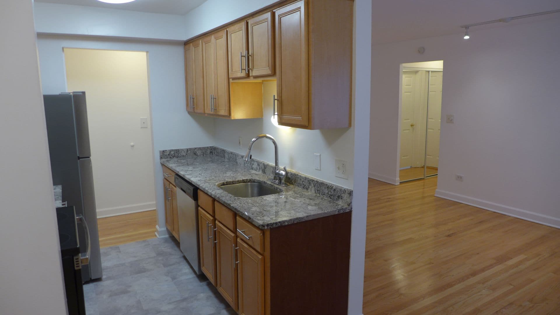 Chicago Apartment: 5300 N. Sheridan Road