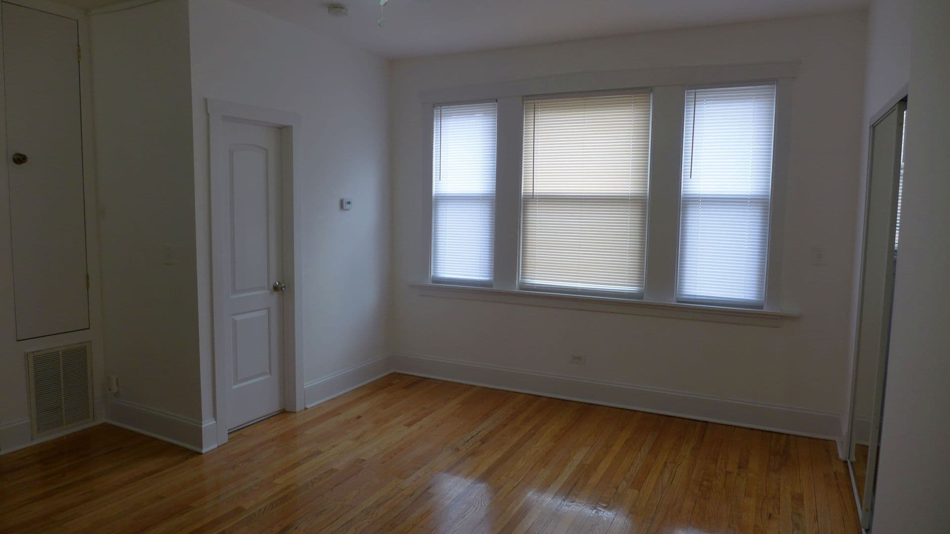 Chicago Apartment: 604 Belmont/ 3200-06  Broadway