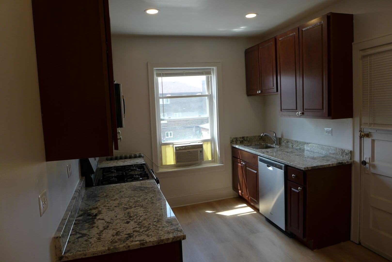 Chicago Apartment: 4804-16 N. Linder /5502 W. Lawrence