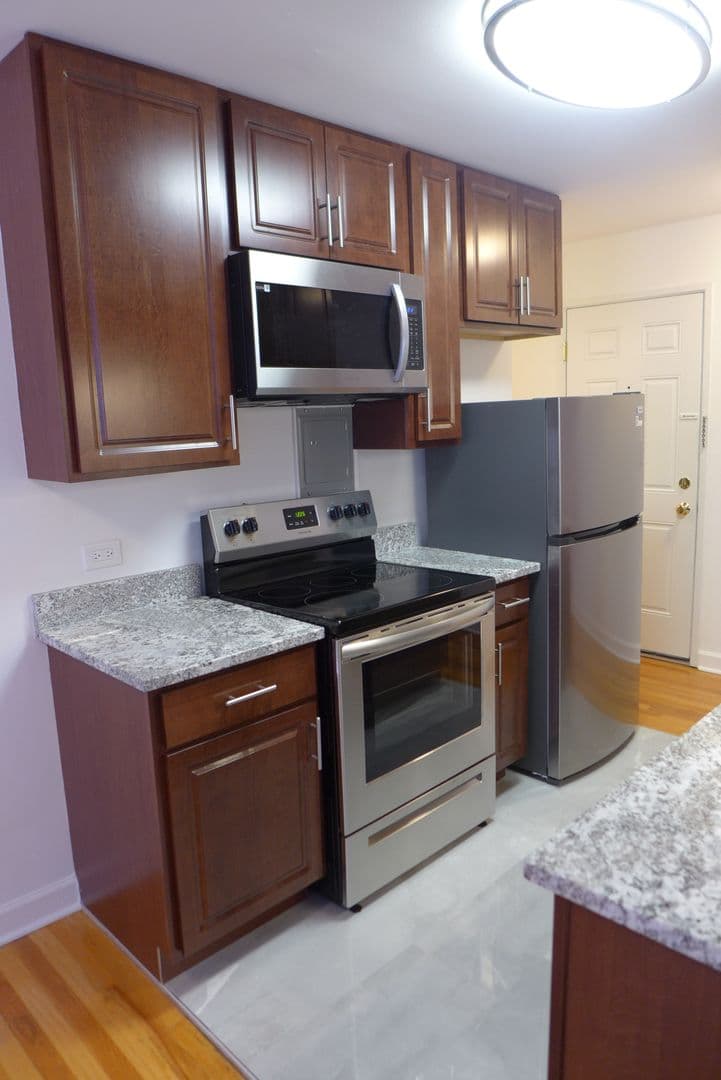 Chicago Apartment: 5300 N. Sheridan Road
