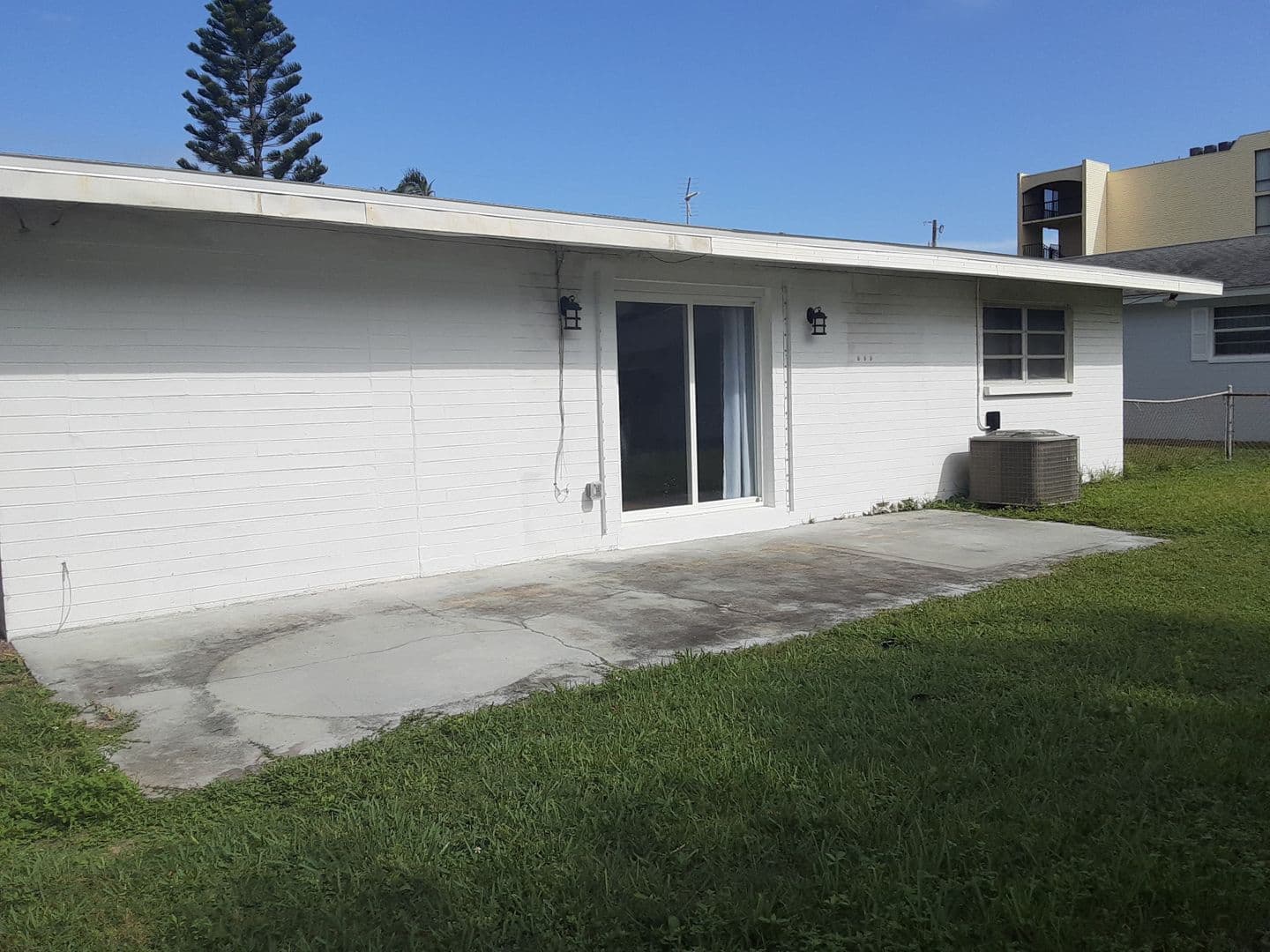 Daytona Beach House: 428 Manhattan Ave