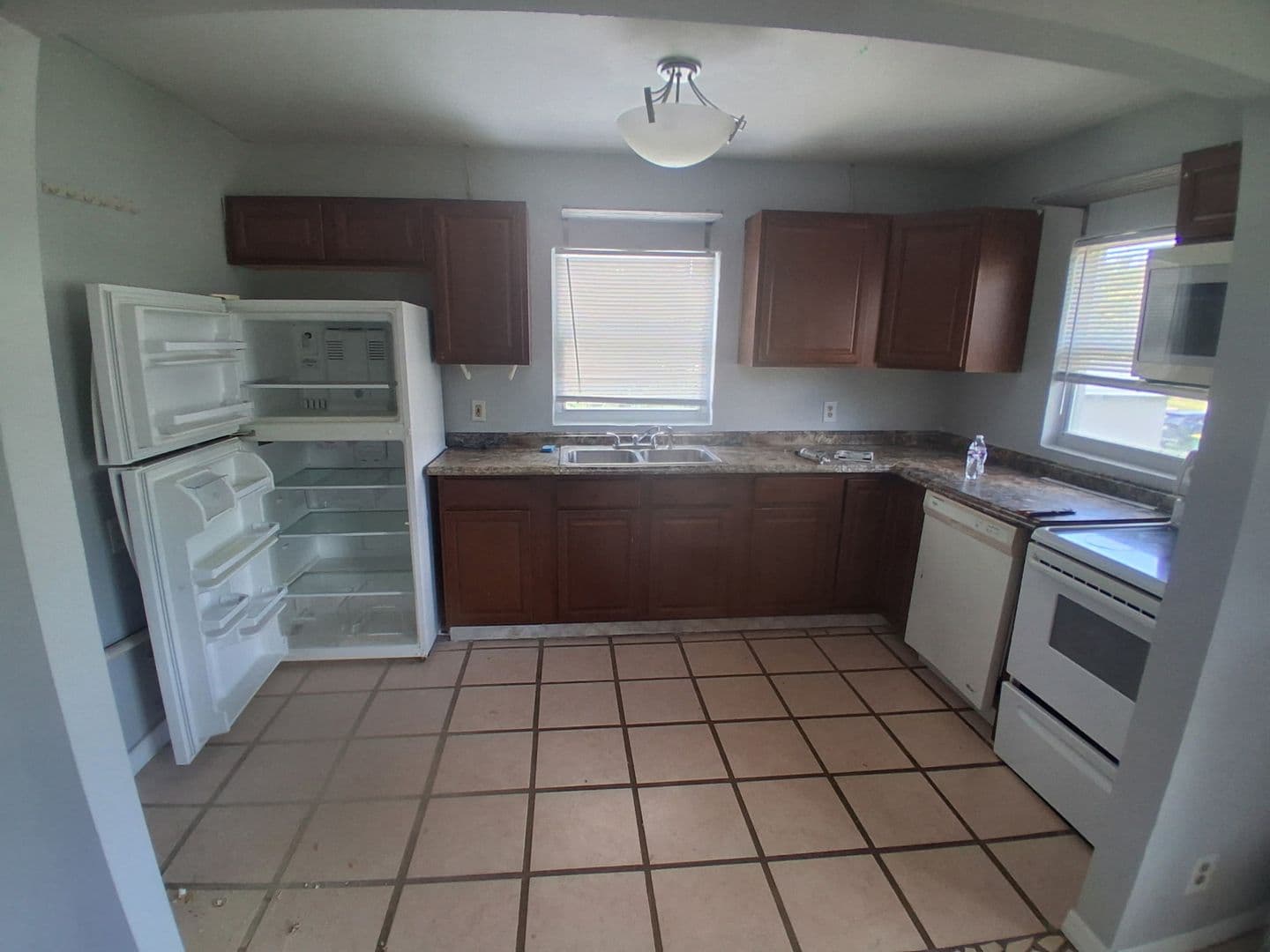 DeLand House: 304 S Adelle Ave