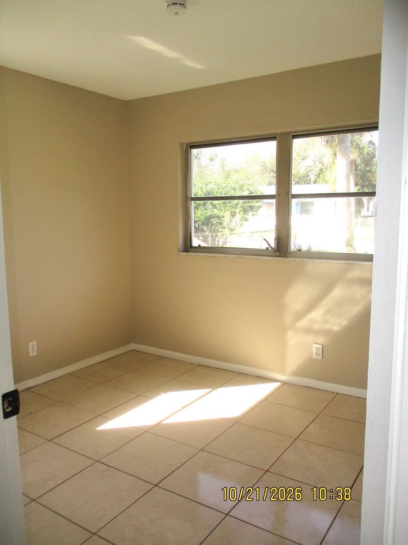 Daytona Beach House: 909 Kathy St