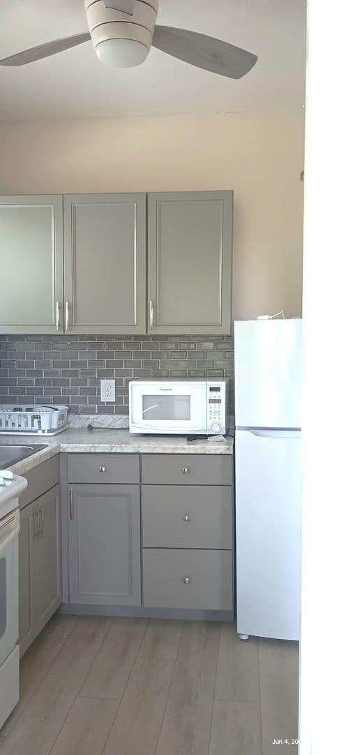 South Daytona Apartment: 108 Murray Way