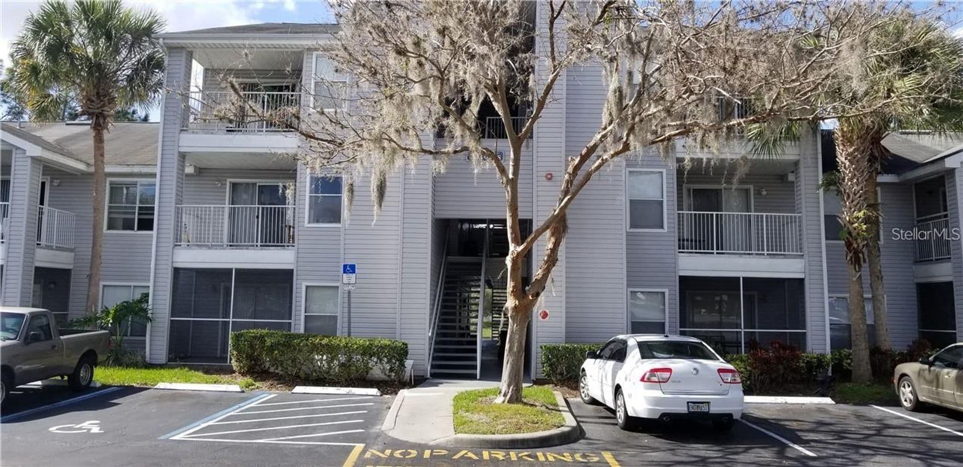 Lake Mary House: 2564 Grassy Point Dr, Unit 104