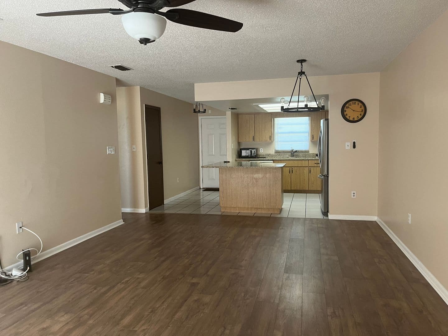 Kissimmee House: 2112 W Martin St
