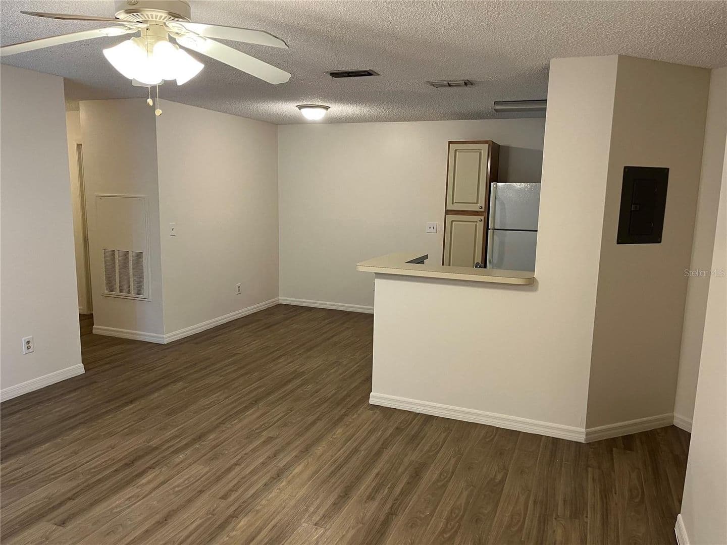 Lake Mary House: 2564 Grassy Point Dr, Unit 104