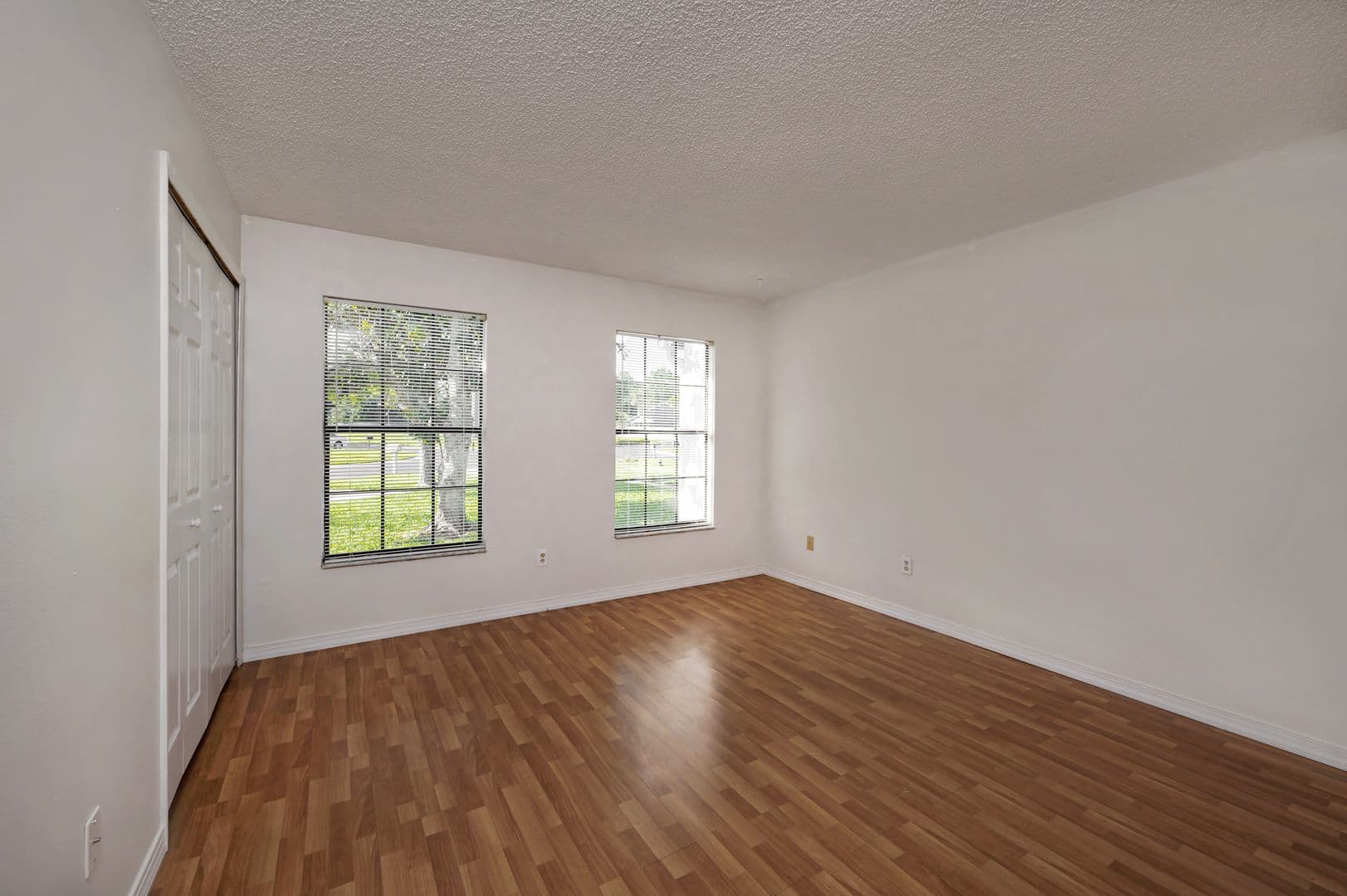 Sanford Condo: 102 Candlewick Ct