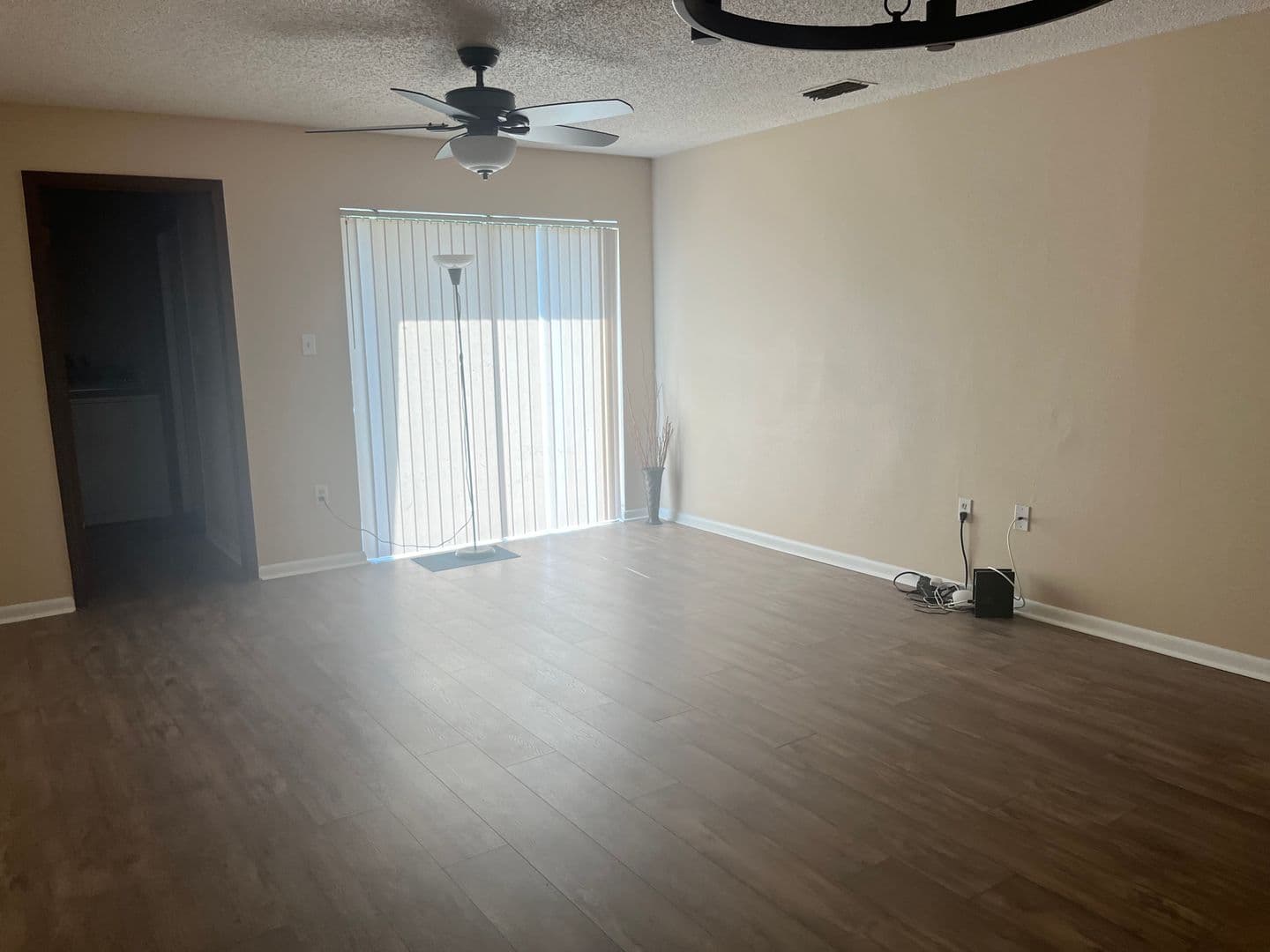 Kissimmee House: 2112 W Martin St