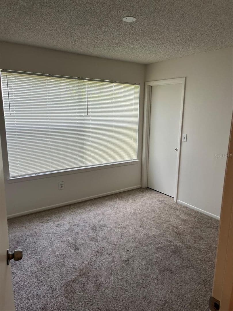 Lake Mary House: 2564 Grassy Point Dr, Unit 104