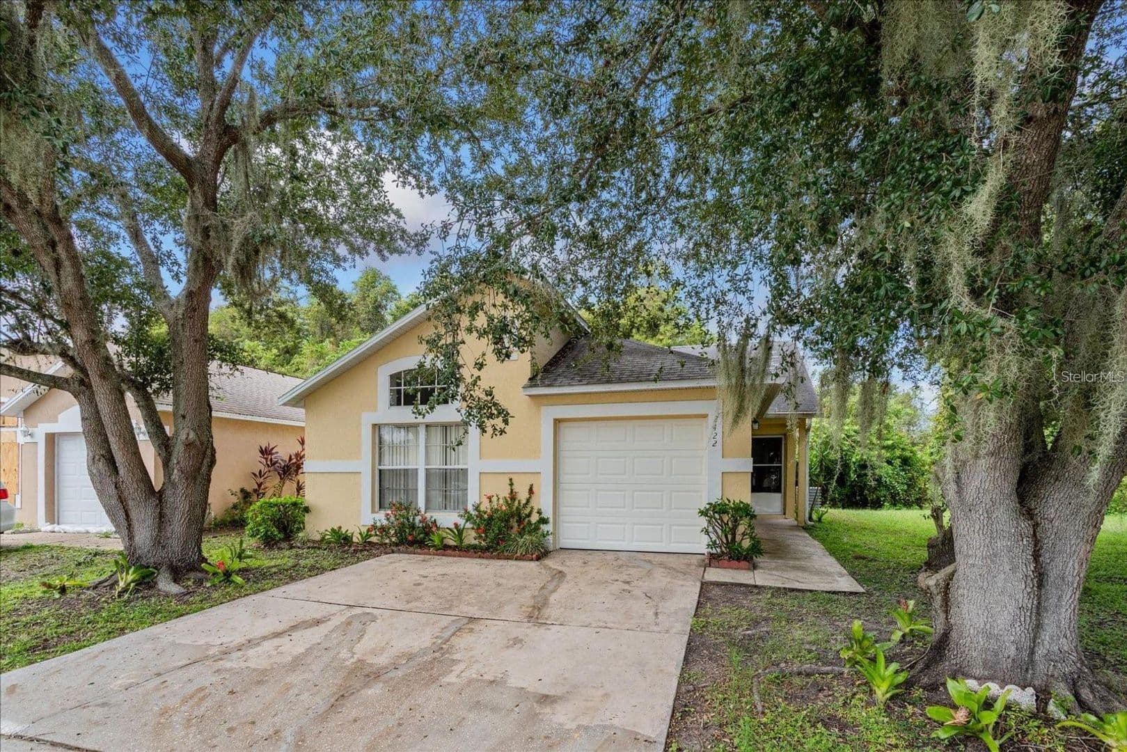 Kissimmee House: 2422 Parsons Pond Circle