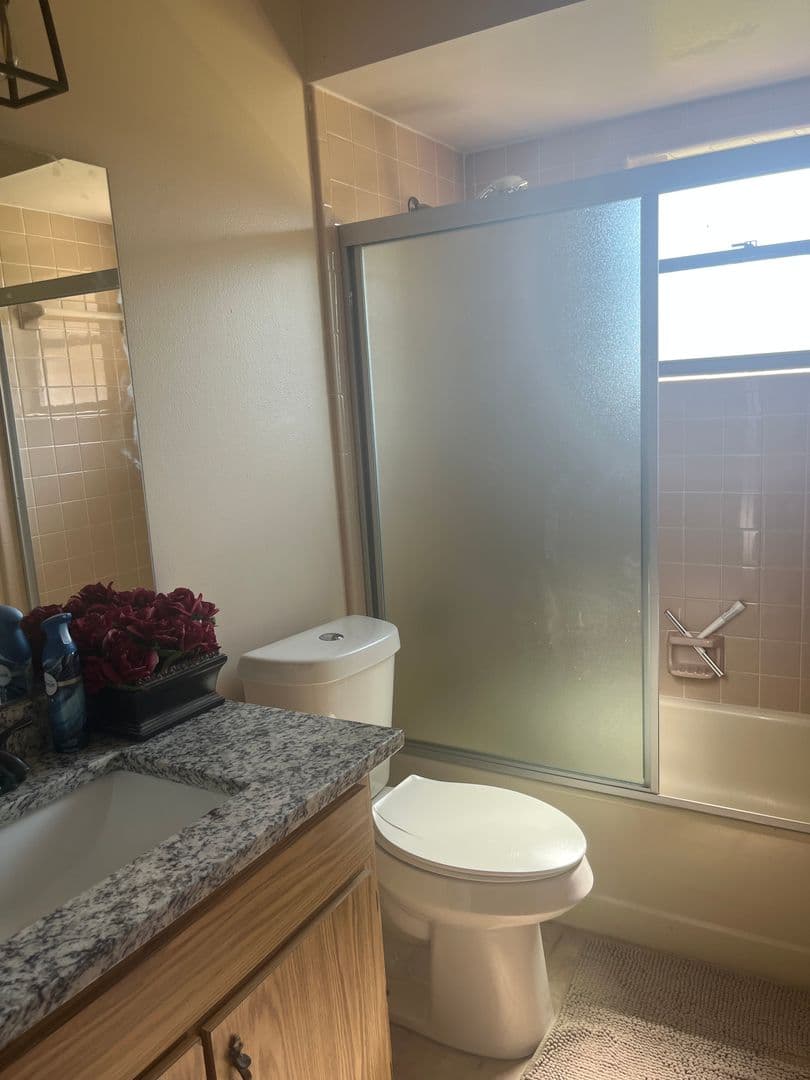 Kissimmee House: 2112 W Martin St