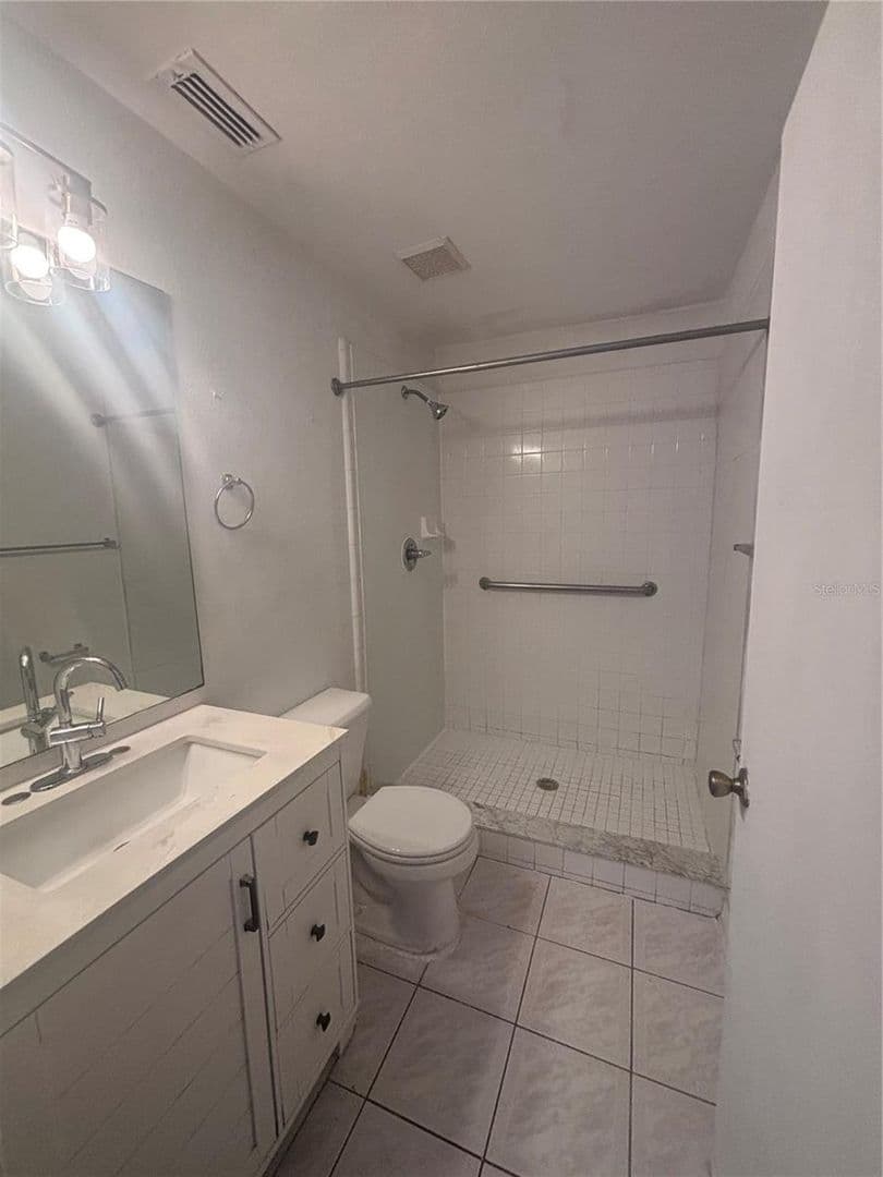 Kissimmee House: 2422 Parsons Pond Circle