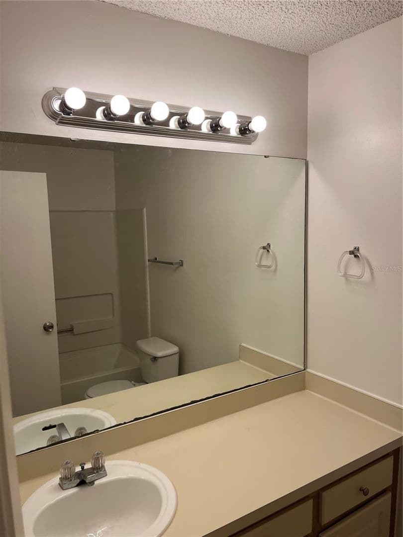 Lake Mary House: 2564 Grassy Point Dr, Unit 104