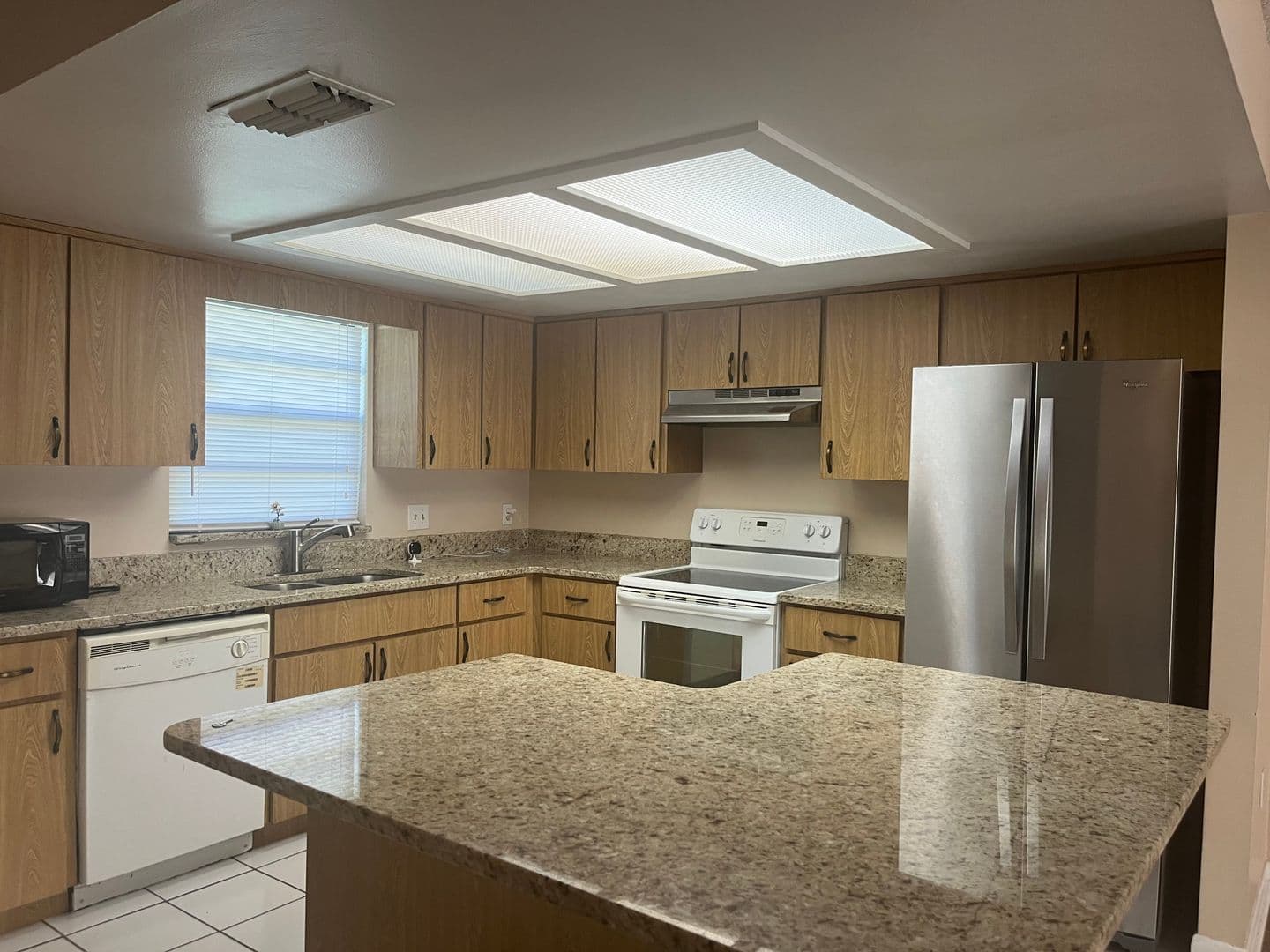 Kissimmee House: 2112 W Martin St