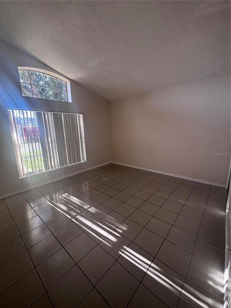 Kissimmee House: 2422 Parsons Pond Circle