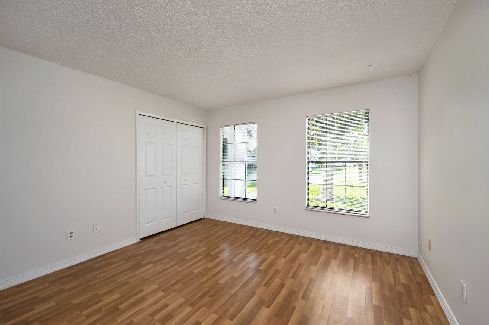 Sanford Condo: 102 Candlewick Ct